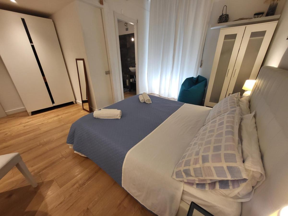 Bed and Breakfast Living Cagliari Marina Екстер'єр фото