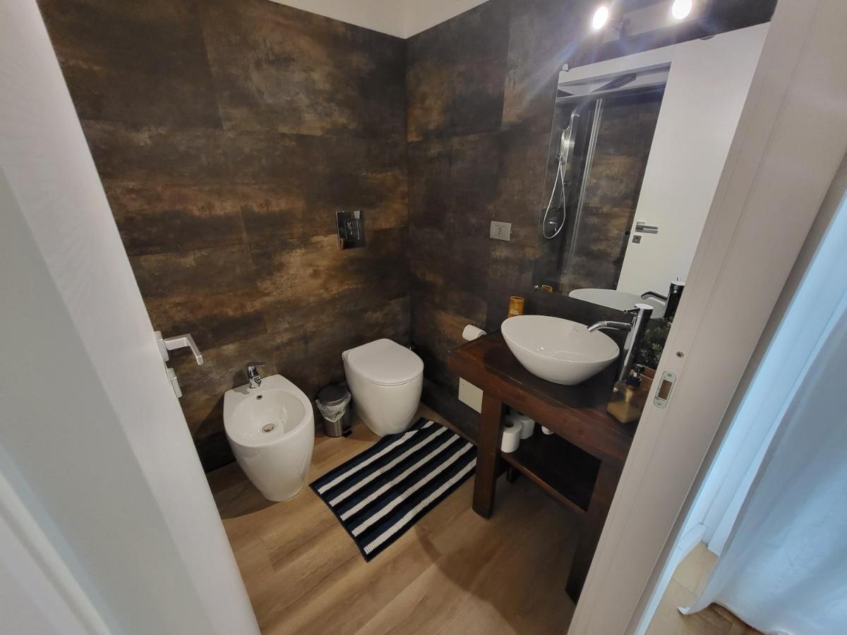 Bed and Breakfast Living Cagliari Marina Екстер'єр фото