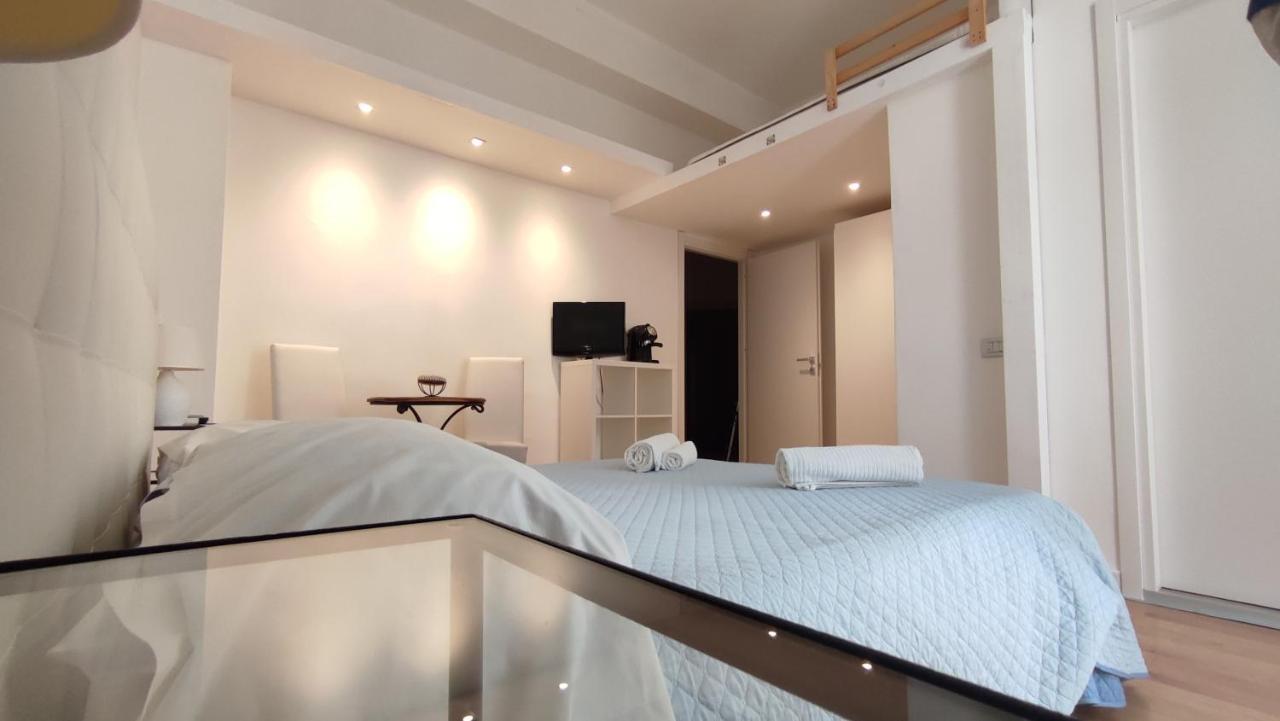 Bed and Breakfast Living Cagliari Marina Екстер'єр фото
