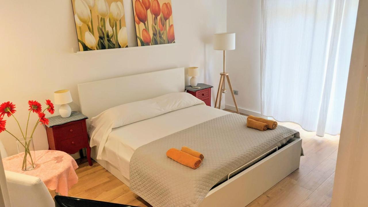 Bed and Breakfast Living Cagliari Marina Екстер'єр фото