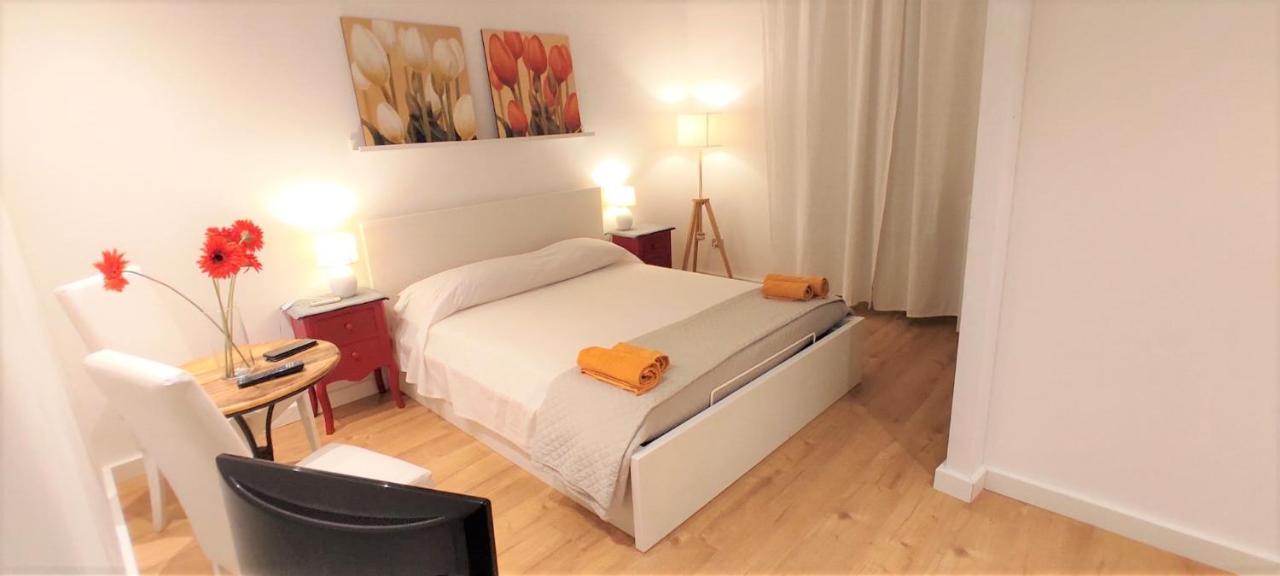 Bed and Breakfast Living Cagliari Marina Екстер'єр фото